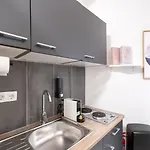 For 3 Guests I Kitchen I Netflix I 24 7 Check-in דירה
