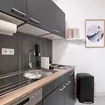 For 3 Guests I Kitchen I Netflix I 24 7 Check-in דירה