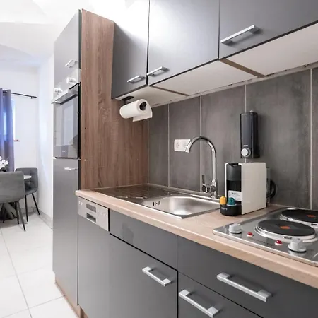 For 3 Guests I Kitchen I Netflix I 24 7 Check-in