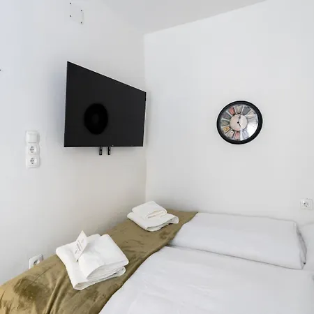 For 3 Guests I Kitchen I Netflix I 24 7 Check-in *