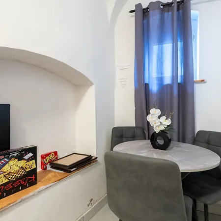 For 3 Guests I Kitchen I Netflix I 24 7 Check-in Apartment *