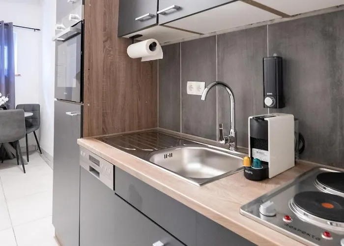 For 3 Guests I Kitchen I Netflix I 24 7 Check-in